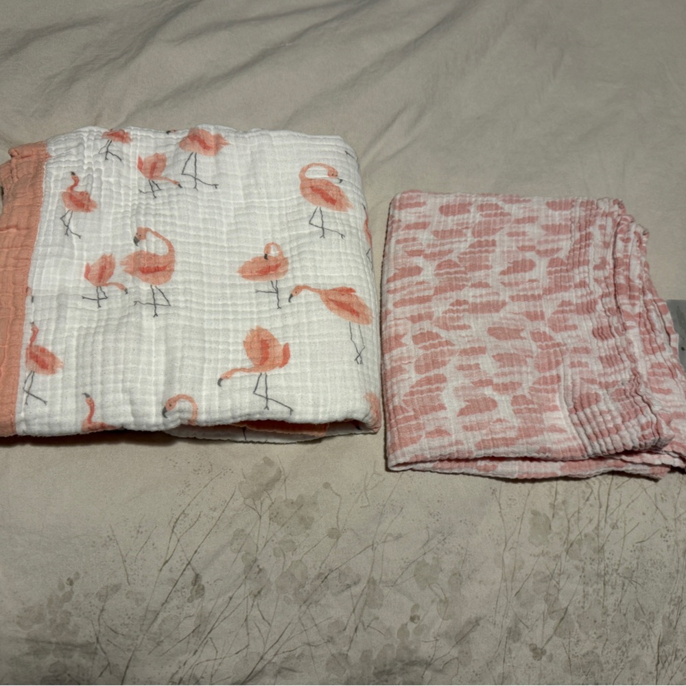 Aden and anais Muslin Swaddle Baby Blanket and 2 layered flamingo muslin blanket